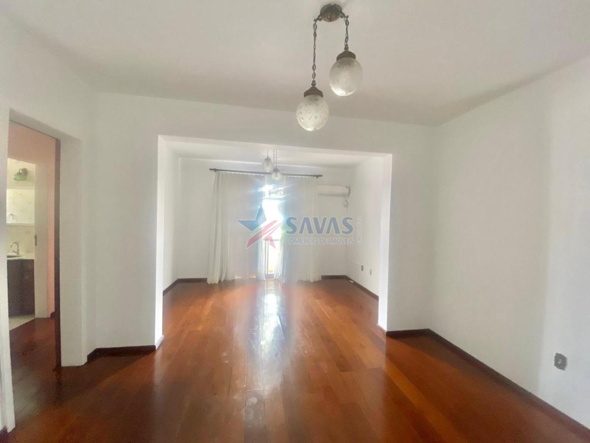 AMPLO 3 DORMITÓRIOS - GARAGEM - CENTRO